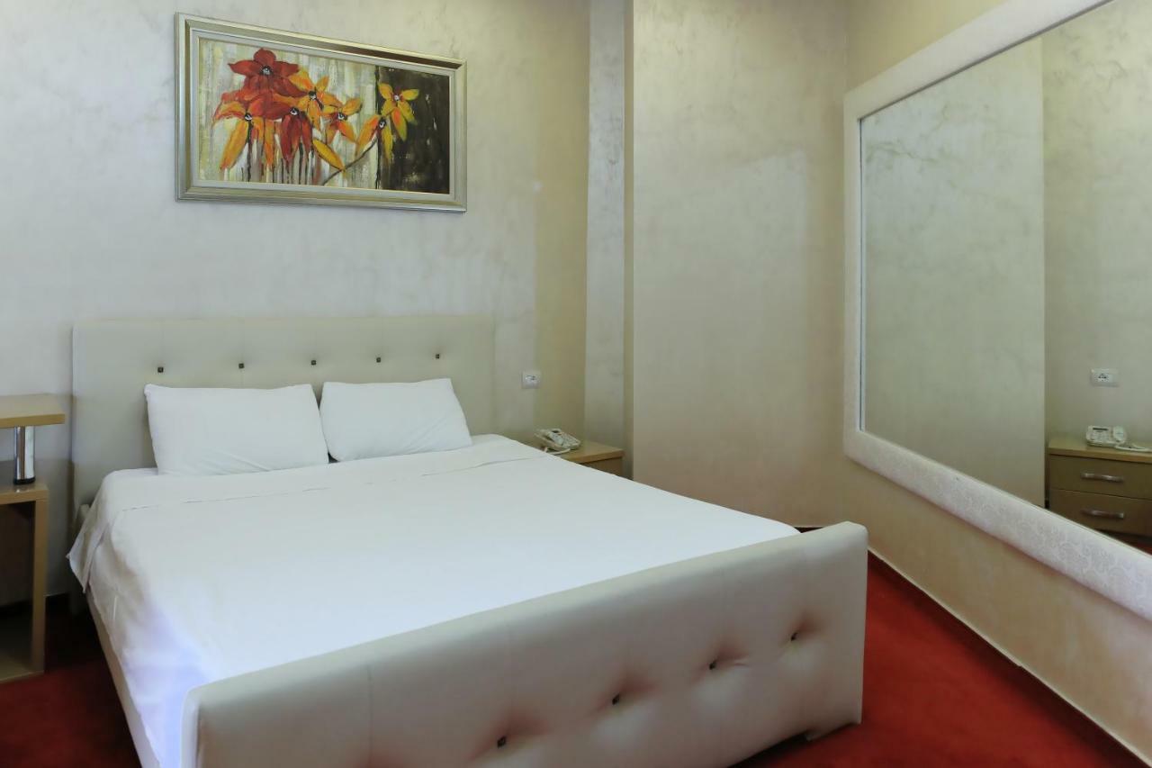 Hotel Gjuta Tirana Eksteriør billede