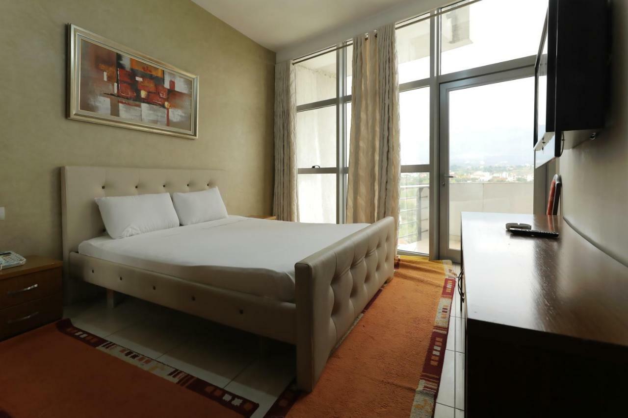Hotel Gjuta Tirana Eksteriør billede