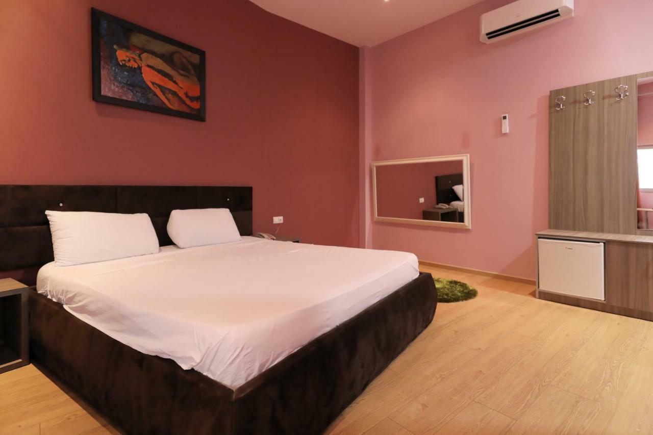 Hotel Gjuta Tirana Eksteriør billede