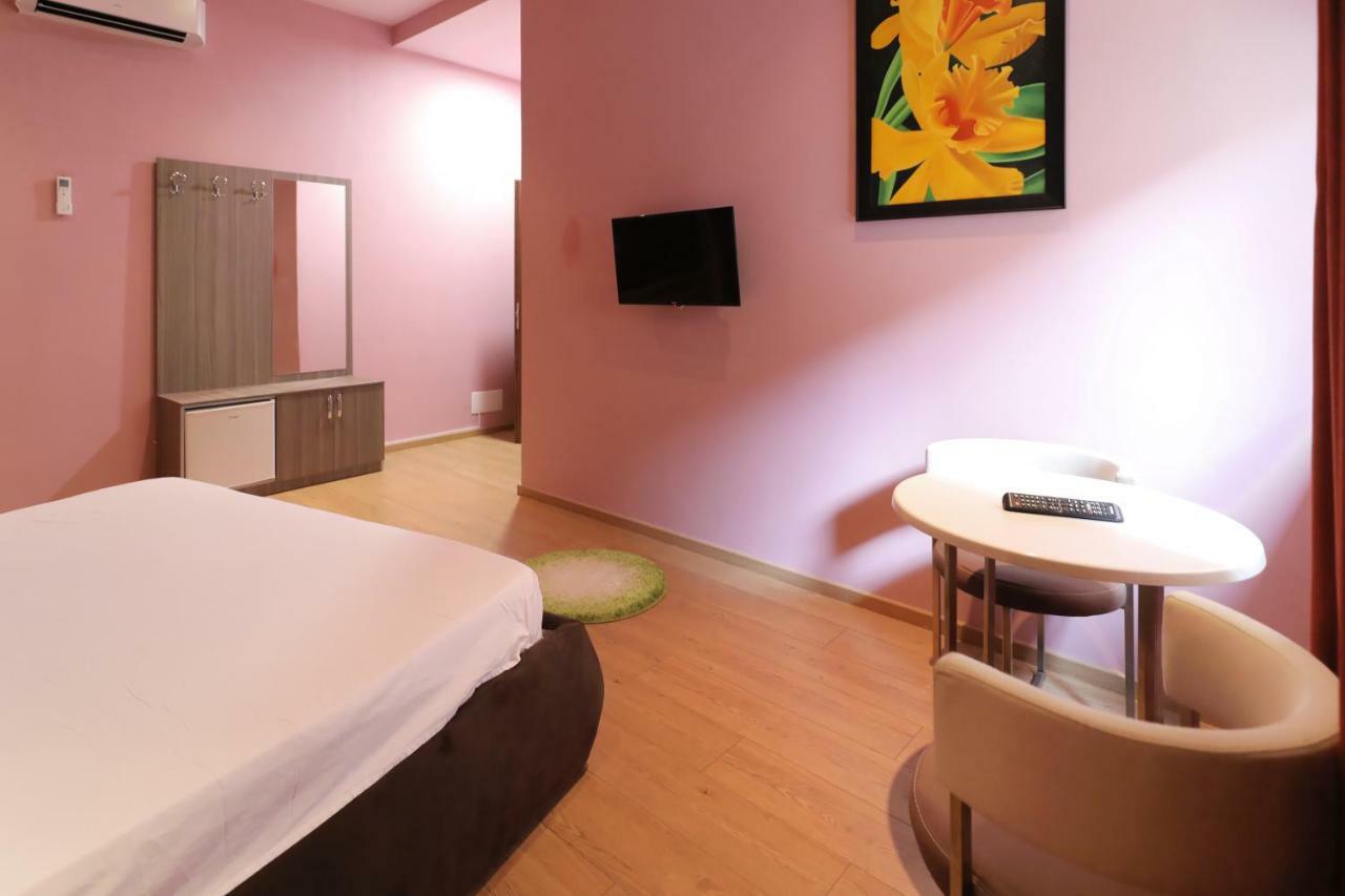 Hotel Gjuta Tirana Eksteriør billede